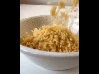 Быстрые куриные стрипсы в панирое из чипсов