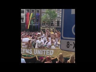 [blondie bond] n12 гей парад в амстердаме