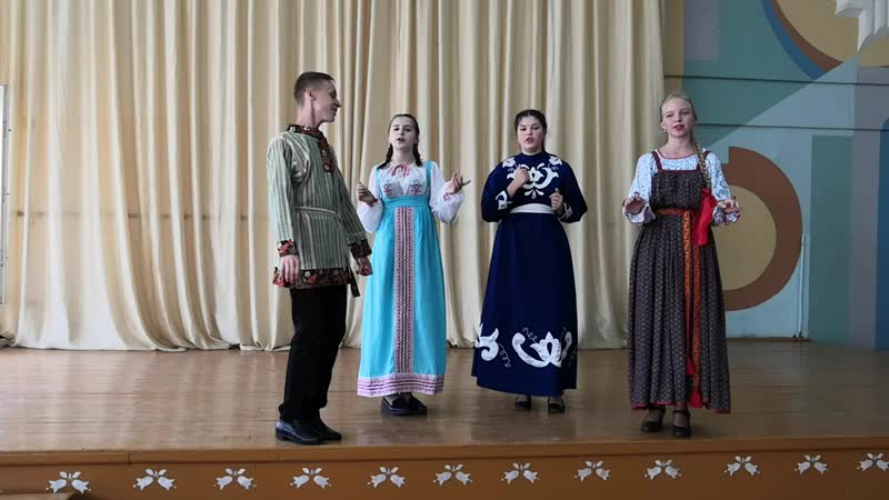 Фольклорный ансамбль россыпи первоцвета вечером красна девица