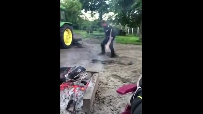 Подкинул дровишек