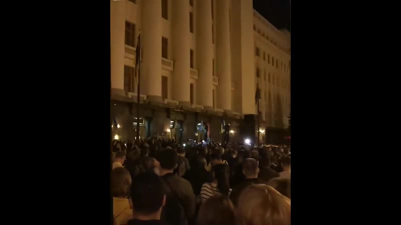 Кострюли под офисом президента 02 10 2019