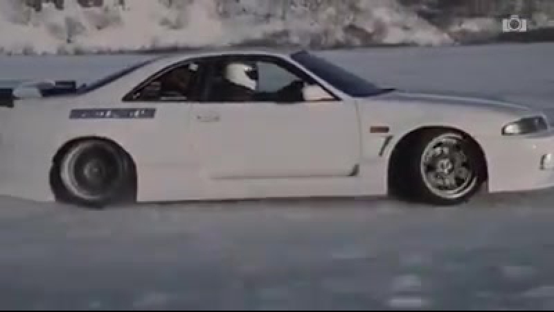 Snow play #nissan #skyline #r33