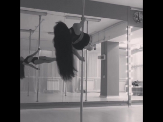 Pole dance в аксфит