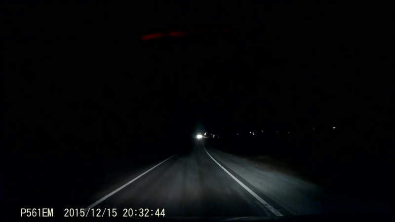 Внимательность уровень бог! (на дороге сидел пьяный)