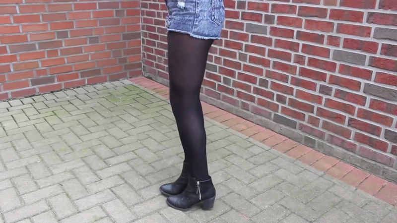 Попки девушек в колготках и шортах, онлайн видео