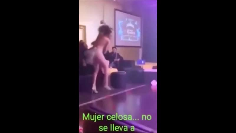 Пела под фанеру