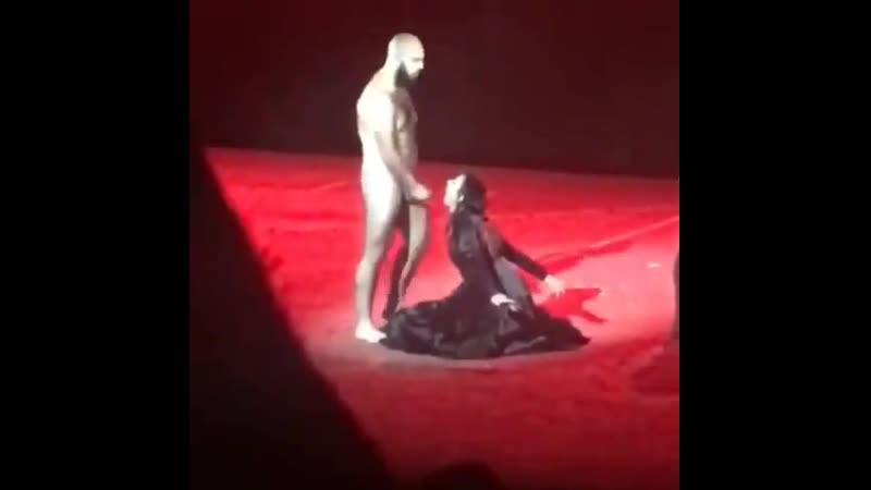 (18+) проклятущий "совок" со своей цензурой не давал "гениям"(!) творить свои "шедевры"! вот теперь в рф это стало возможным !!!