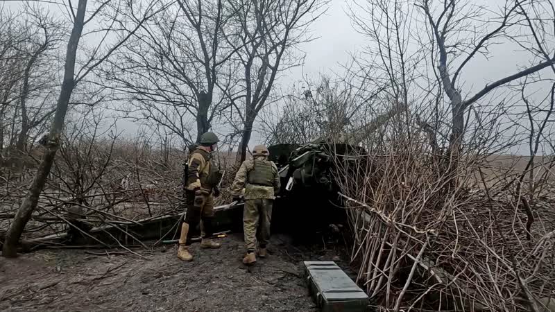 Расчет гаубицы «мста б» южной группирои войск уничтожил миномет всу под артемовском