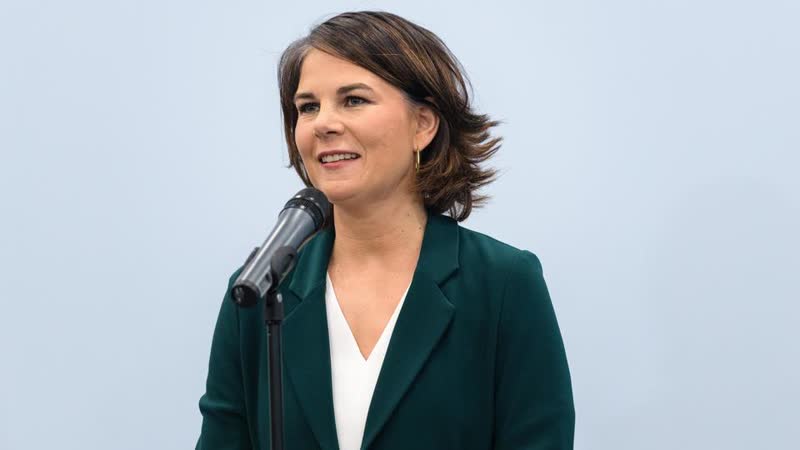 Live stoltenberg und baerbock geben gemeinsame pressekonferenz