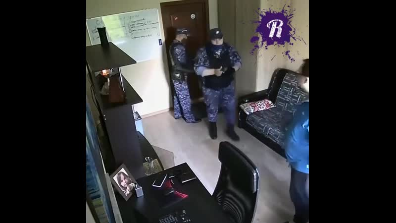 Менты угрожают подбросить молодые