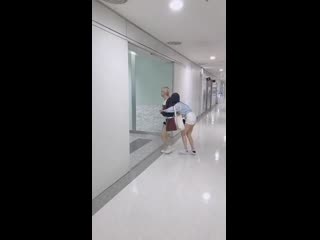 Yiren × eu ` 190906