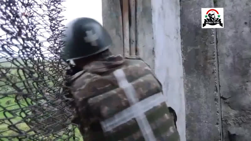 Бойцы нкр🇦🇲 эвакуируют раненых