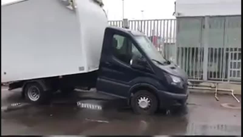 Водитель попросил починить фары, а остальных косяков своей машины не заметил