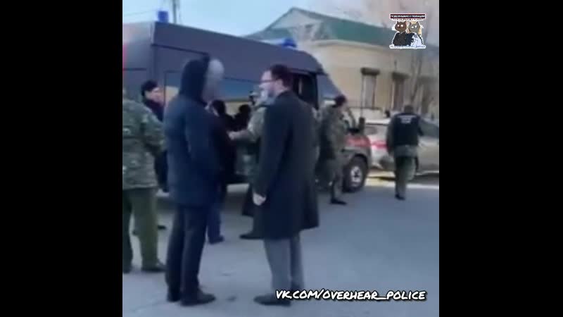 В карачаево черкесии в селе учкекен мужчина подорвал неустановленное взрывное устройство возле здания отдела фсб