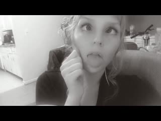 Would you snuggle up with me in my cute new pjs? ☺️