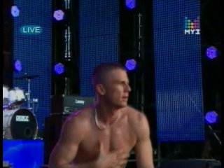 Sonique a pul a speel on you,sky(europa plus live 2010)