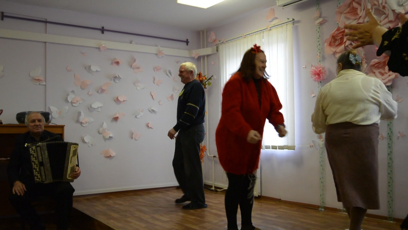 Копаем porn video – Копаем грядки