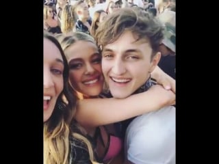 Alana hadid insta stories coachella (nicola peltz anwar hadid)
