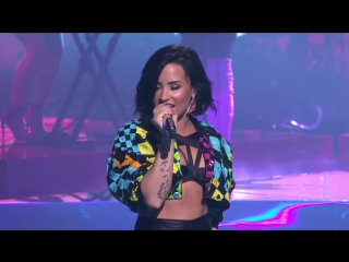 Demi lovato sexy cool for the summer voice au 08/09/2015