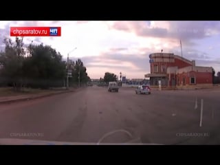 Чп саратов жесткую погоню за угонщиком зафиксировали камеры патрульного автомобиля