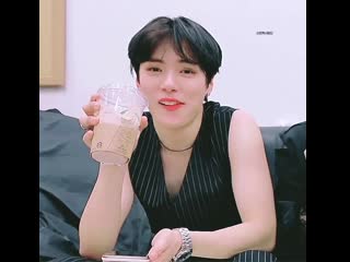 Minhyuk when frenchie messed up his part in wdul