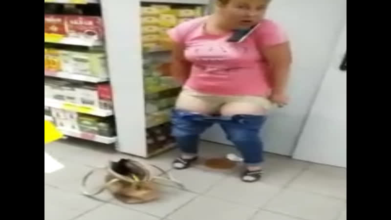 Няша стесняша какает в магазине магнит