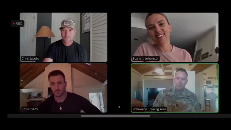 Live scarlett johansson and chris evans