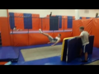 Mangol|trampoline freestyle