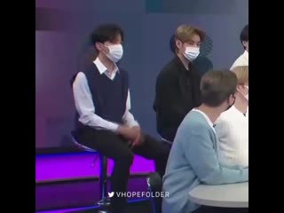 Taehyung’s cute habit of mirroring hobi 🥺