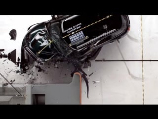 2014 mini cooper countryman small overlap iihs crash test