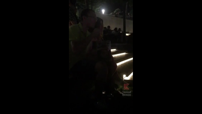 Семечки в парке