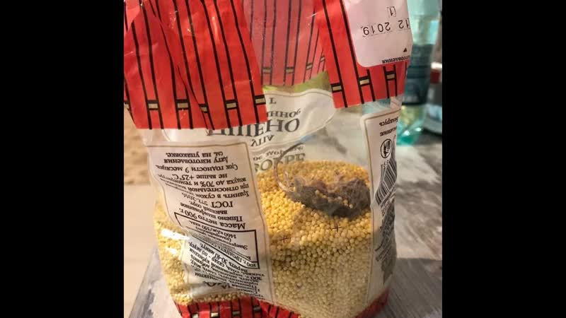 Диалог мамы, нашедшей мышь в молодые наборе, с сотрудниками компании изготовителя