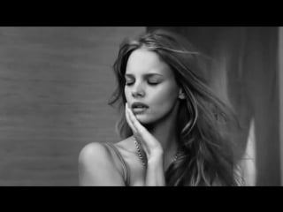 Next model presents marloes horst