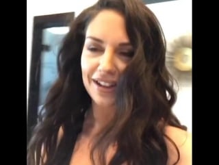 Going live at 7pm!!!! catch this episode of @divafitpros on @karenyoakum ifbbpro facebook page or @karinabrazilpros live instagr