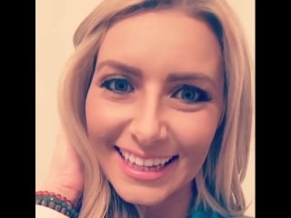 Anikka albrite и ее фирменный поцелуйчик