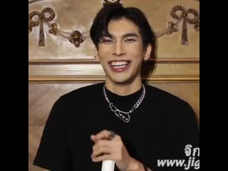 Секс символ тайланда рассказывает о своей любимой плюшевой уточке