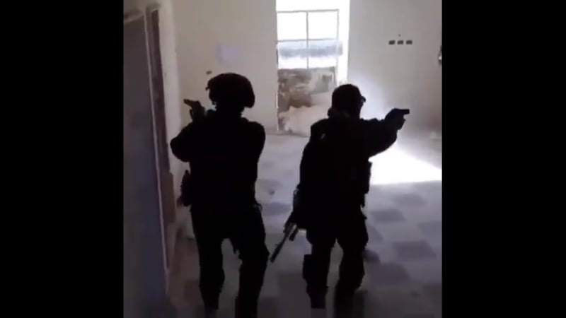 Военнослужащие российской военной разведки во время тренировок где то в сирийских провинциях хомс или дейр эз зор