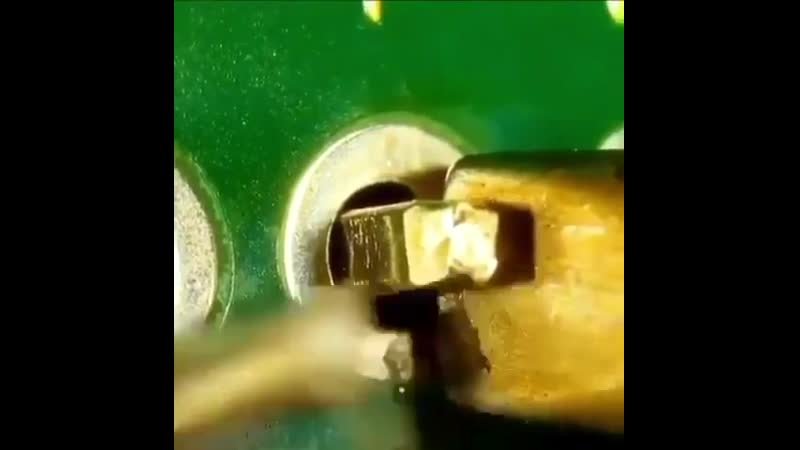 Пайка крупным планом