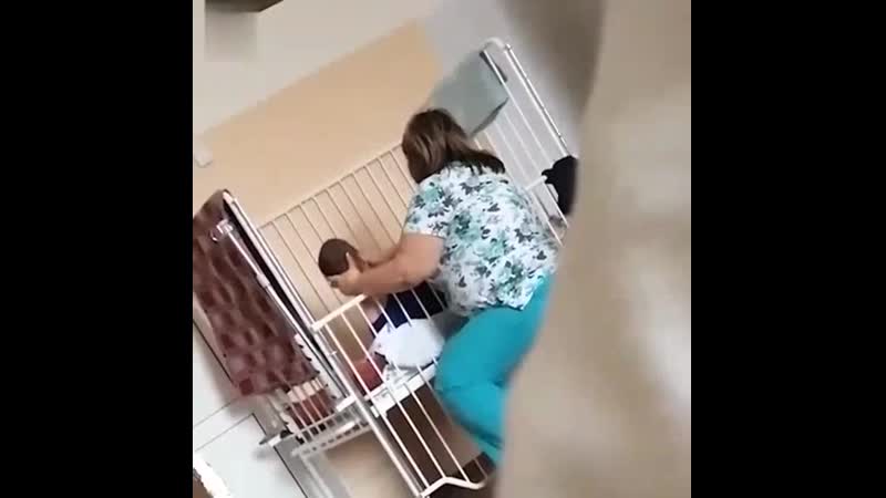 Медсестра издевается над ребёнком инвалидом