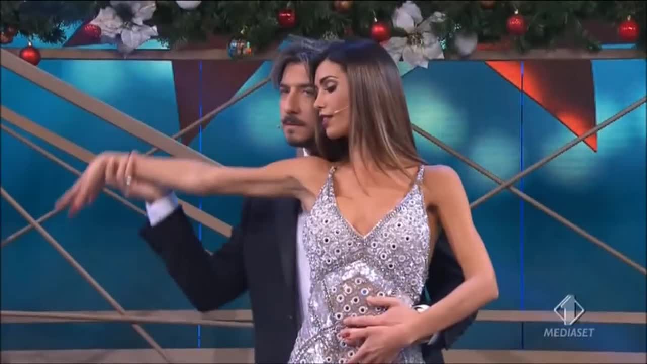 Federica nargi soffre il solletico 2