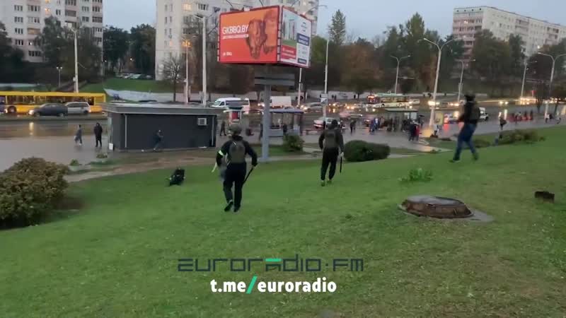 Фантастическое видео в минске каратели падают, как кегли