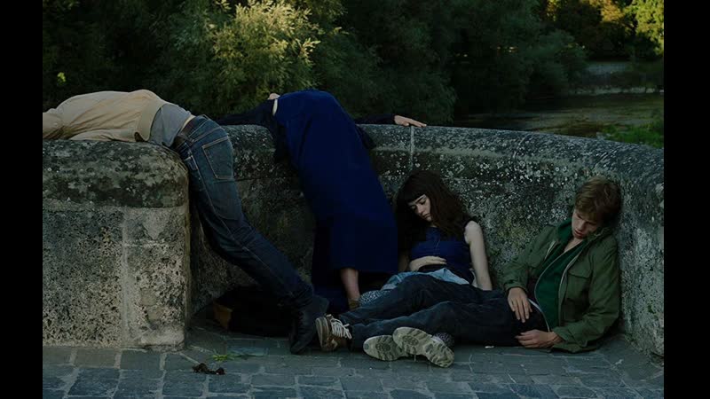 Сара играет оборотня / sarah joue un loup garou 2017