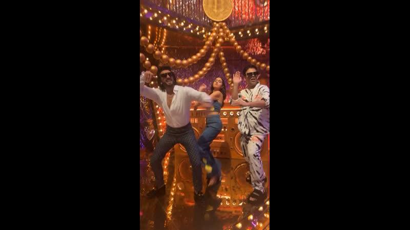 Сара, ранвир сингх и каран джохар