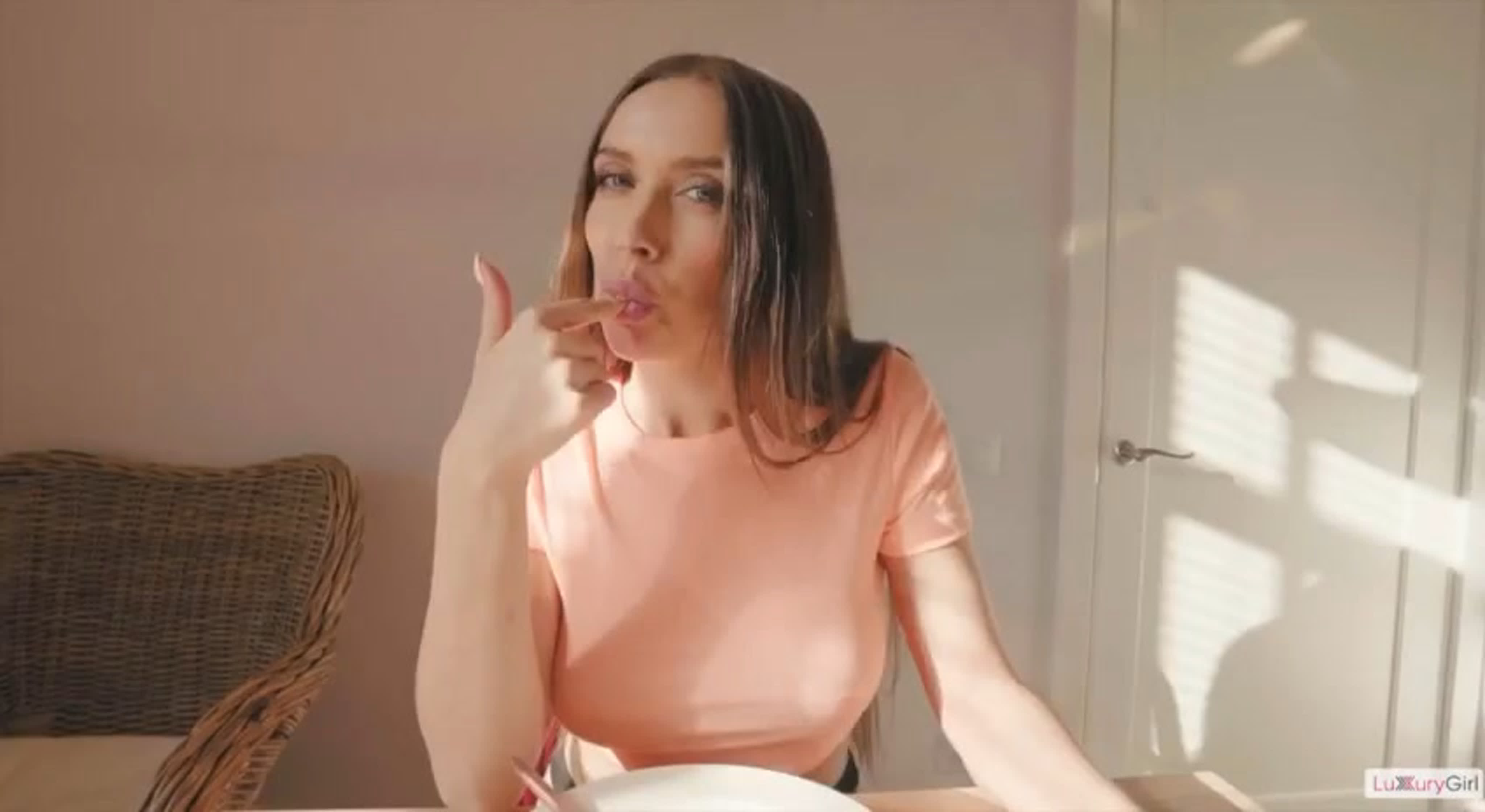 Dive Into Luxury Girl's Realm of Erotic Pleasure