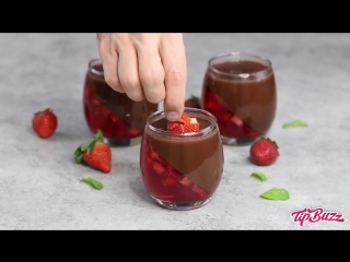 Strawberry chocolate mousse (valentines)