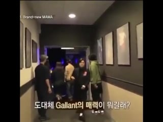 This is taehyung running to see gallant in mama 2016 and 18 years later he got his song covered by his fave artist hes making ev