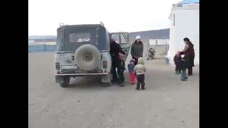 Монгольский школьный автобус внимательно считайте детей 😨