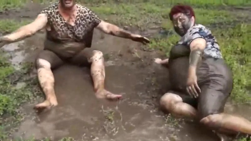 Поднимем россиюшку с колен уххх, за русь в очко ебусь!