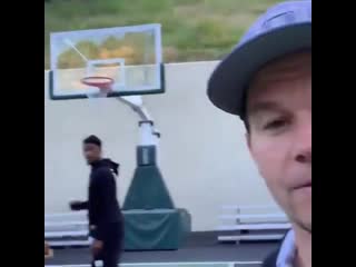 Mark wahlberg found the perfect basketball coach for his 9 year old daughter