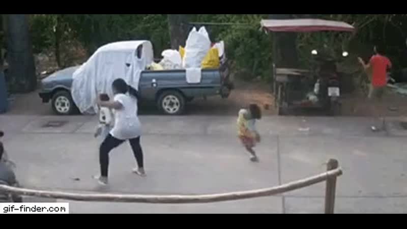 Подобная ситуация открытый вопрос, кто как поступит, если угрозу жизни учуял нос